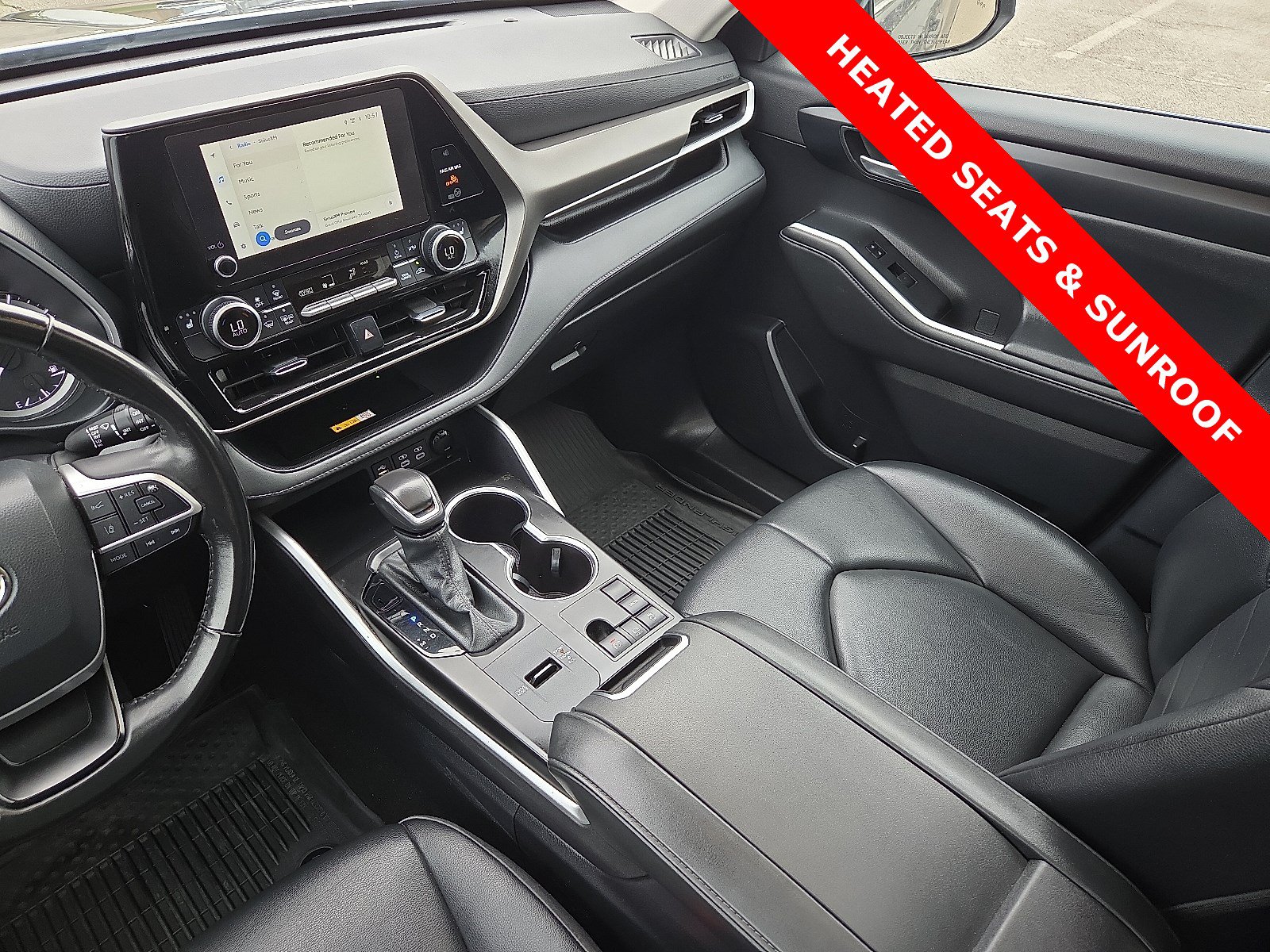 Used 2024 Toyota Highlander XLE FWD image 13