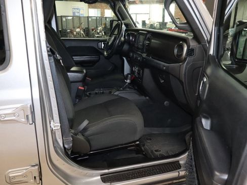 Used 2018 Jeep Wrangler Unlimited Sport S AWD/4WD image 21