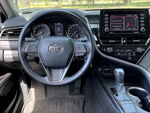 Used 2023 Toyota Camry SE image 8