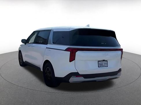 Used 2026 Kia Carnival FWD image 10