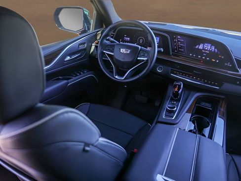 Used 2022 Cadillac Escalade Premium Luxury image 29