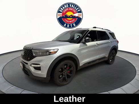 Used 2020 Ford Explorer ST w/ ST Street Pack image 3