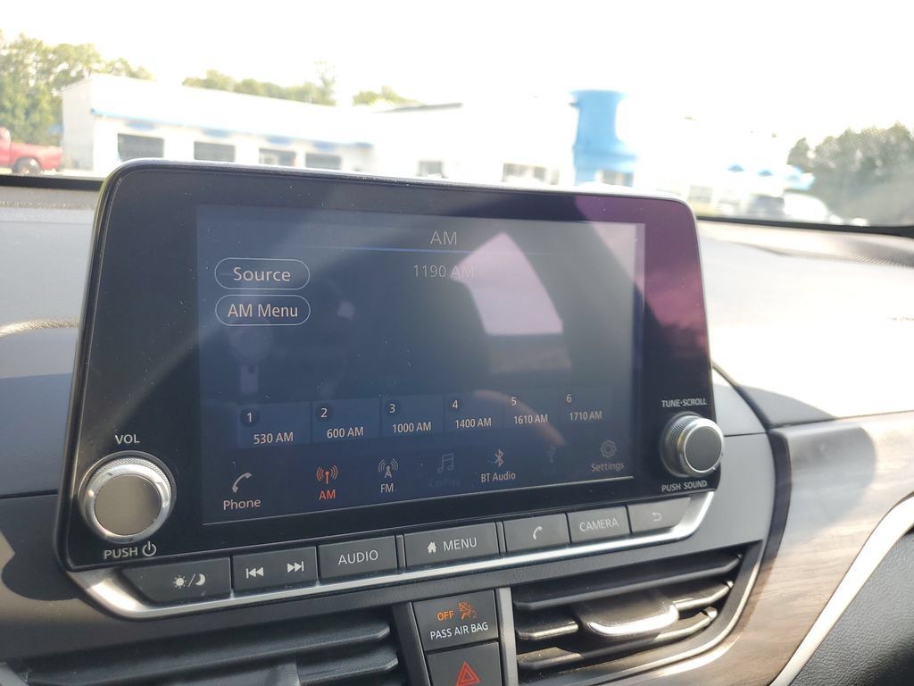 Used 2024 Nissan Altima 2.5 SV FWD image 21