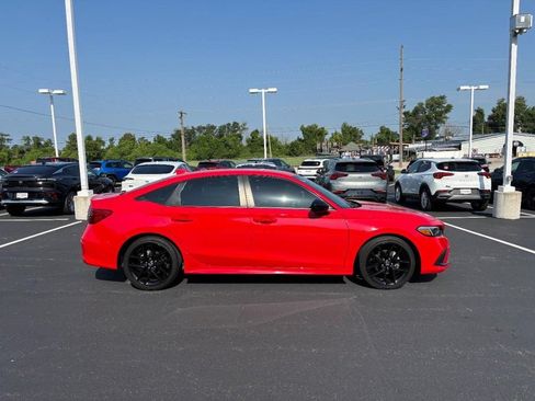 Used 2024 Honda Civic Sport image 2