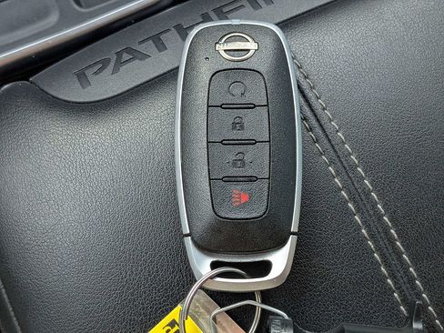 Used 2024 Nissan Pathfinder SV FWD image 34