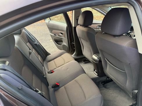 Used 2015 Chevrolet Cruze LT image 17