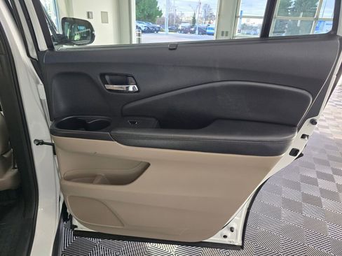 Used 2020 Honda Pilot Touring image 42
