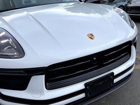 Certified 2026 Porsche Macan AWD/4WD image 32