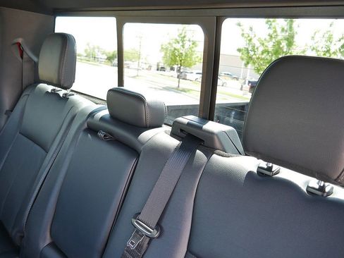 Used 2022 Ford F250 Lariat w/ Black Appearance Package AWD/4WD image 18