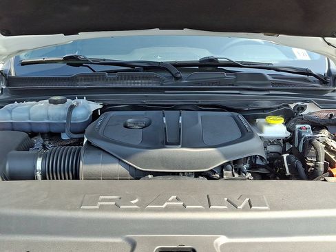 Used 2025 RAM 1500 Big Horn AWD/4WD image 29