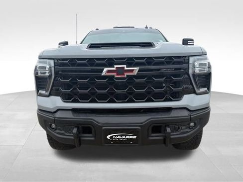 Used 2024 Chevrolet Silverado 2500 ZR2 w/ ZR2 Bison Edition image 3