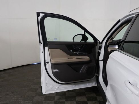 Used 2022 Lincoln Corsair FWD w/ Premium Package image 22