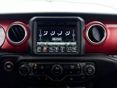 Used 2022 Jeep Wrangler Unlimited Rubicon w/ LED Lighting Group AWD/4WD image 24