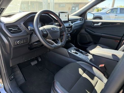 Used 2025 Ford Escape ST-Line Select AWD/4WD image 9