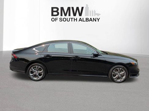 Used 2025 Honda Accord EX-L image 2
