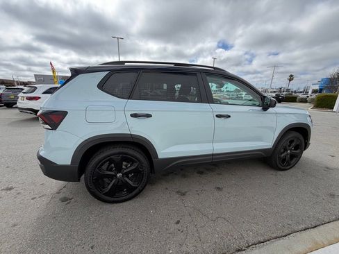 New 2026 Volkswagen Taos SE AWD/4WD image 7