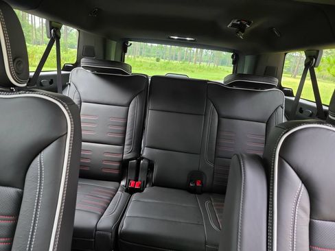 New 2026 GMC Yukon XL AT4 Ultimate AWD/4WD image 21