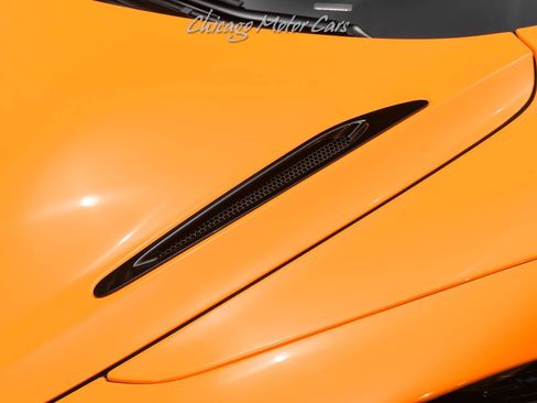 Used 2022 McLaren 765LT image 37