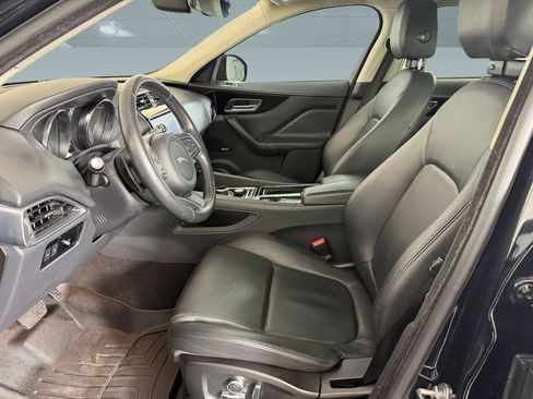 Used 2020 Jaguar F-PACE Premium image 5