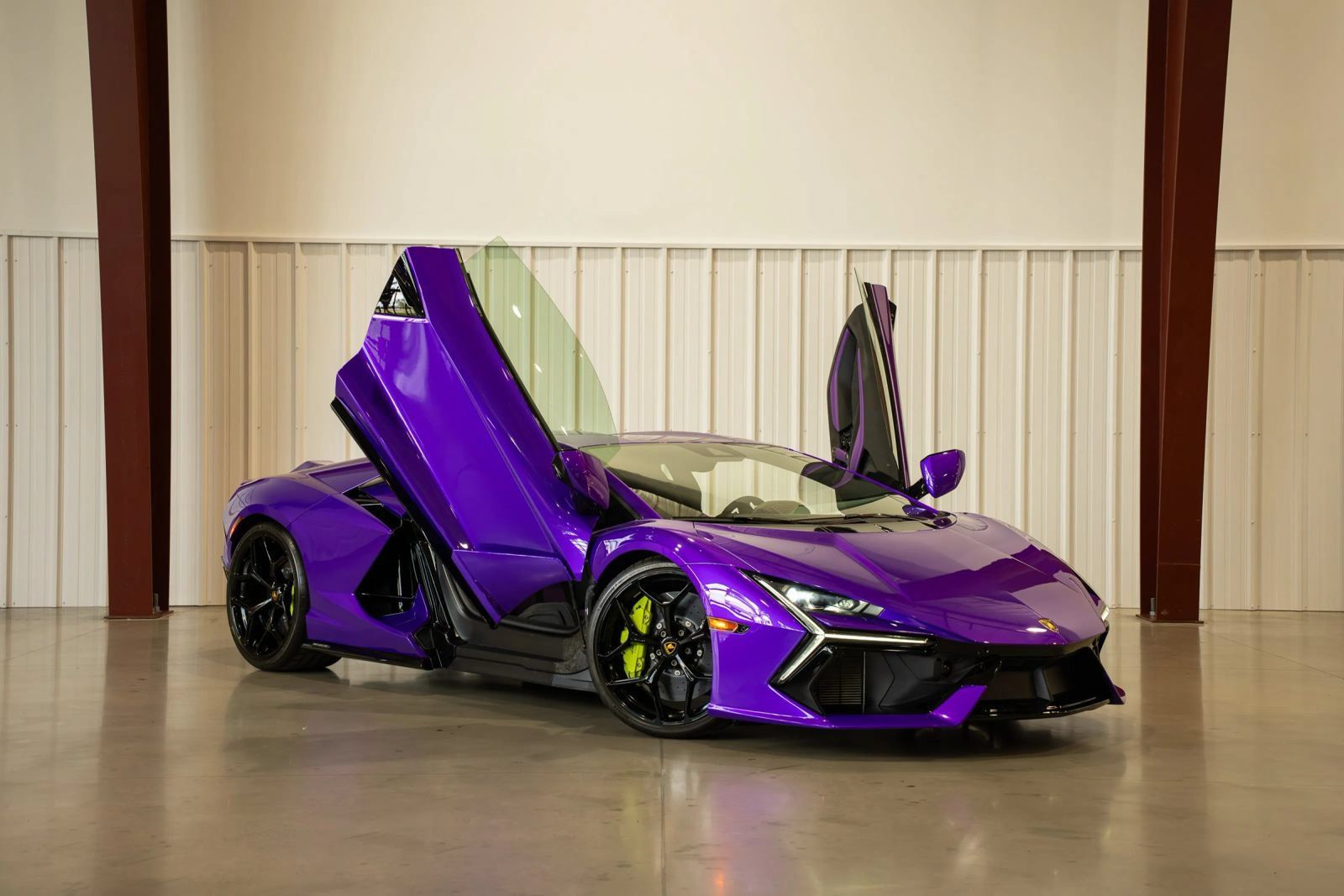 Used 2024 Lamborghini Revuelto AWD/4WD image 1