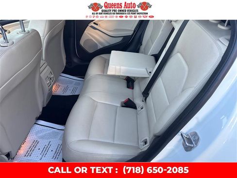 Used 2018 Mercedes-Benz GLA 250 4MATIC w/ Premium Package image 11