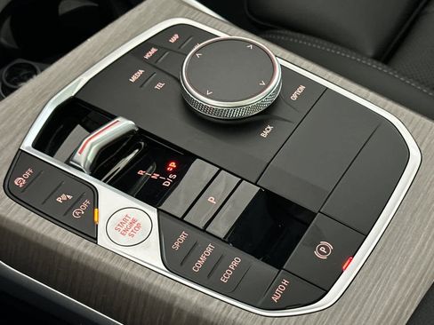 Used 2025 BMW 330i Sedan image 21