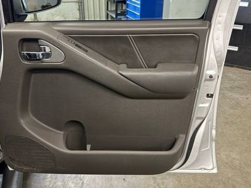 Used 2014 Nissan Frontier PRO-4X w/ Pro-4x Luxury Package AWD/4WD image 19