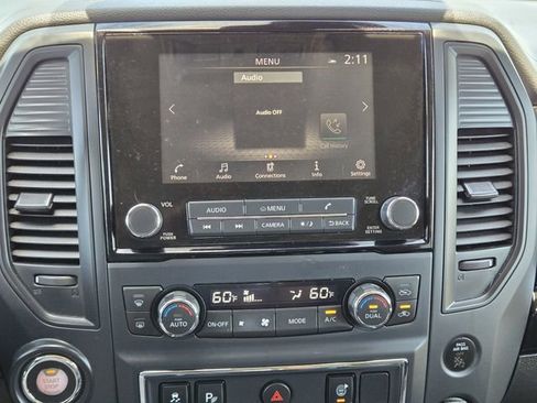 Used 2024 Nissan Titan SV w/ SV Convenience Package RWD image 16