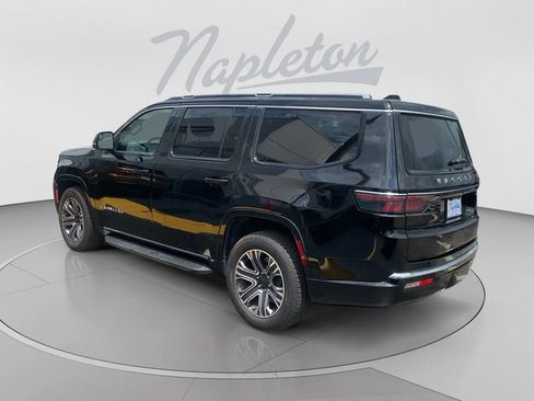 Used 2024 Jeep Wagoneer Series II w/ Flexible Seating Group AWD/4WD image 3