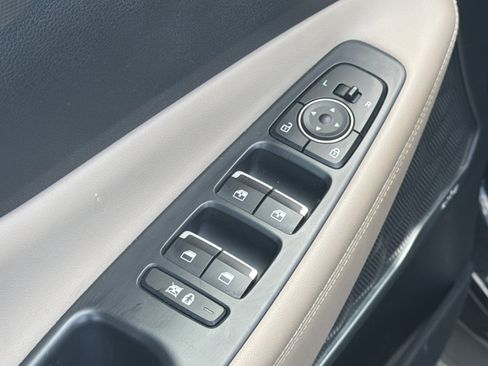 Used 2020 Hyundai Santa Fe SEL w/ Convenience + Premium Package FWD image 16