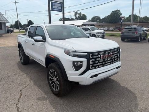 Used 2025 GMC Canyon Denali AWD/4WD image 8