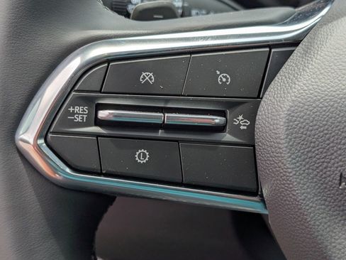 New 2026 Chevrolet Equinox LT w/ Convenience Package II FWD image 18