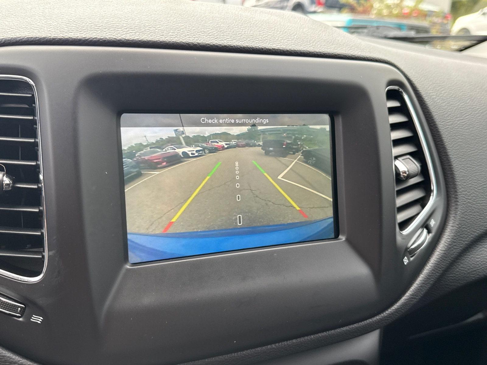 Used 2019 Jeep Compass Latitude w/ Popular Equipment Group AWD/4WD image 17