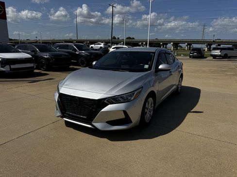Used 2022 Nissan Sentra S FWD image 3