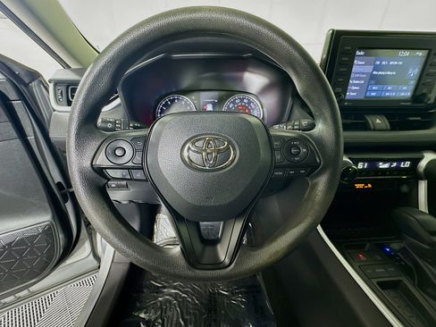 Used 2020 Toyota RAV4 XLE FWD image 15