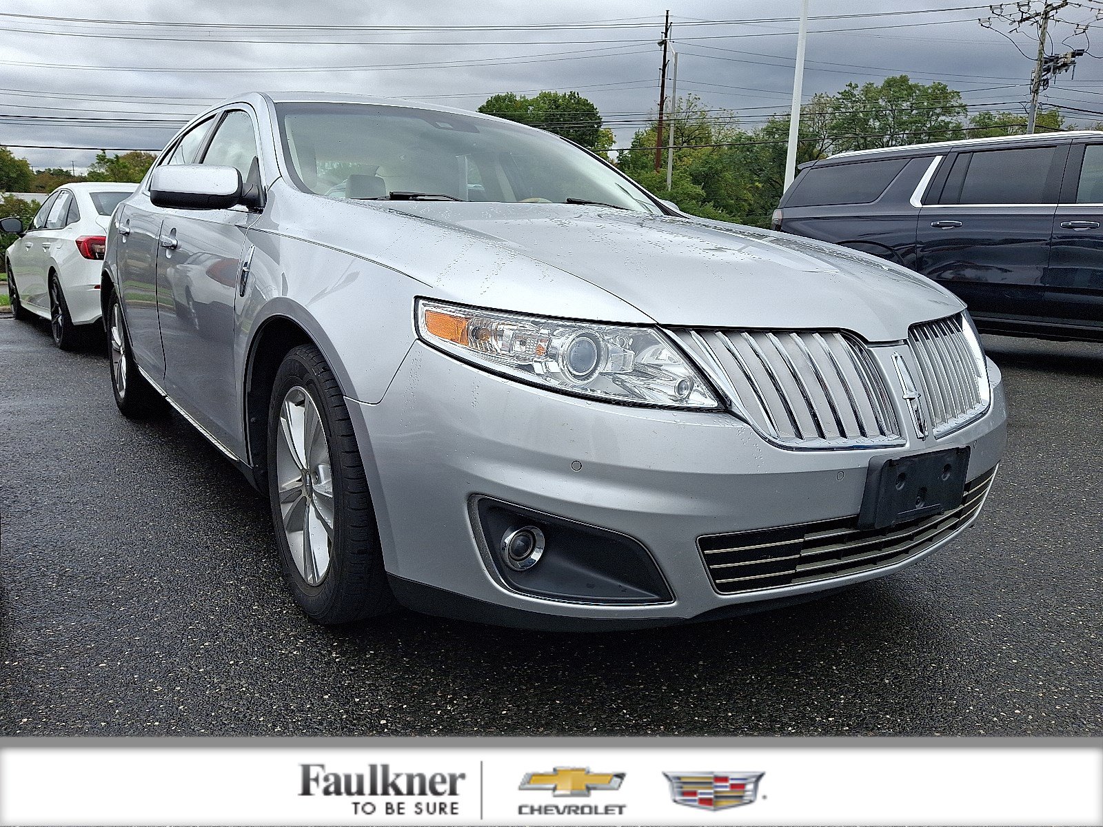 Used 2010 Lincoln MKS FWD image 1