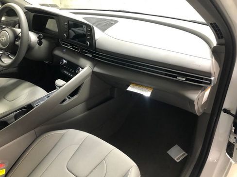 New 2026 Hyundai Elantra Hybrid FWD image 13