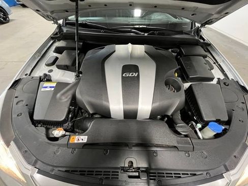 Used 2012 Hyundai Genesis 3.8 w/ Premium Pkg RWD image 27