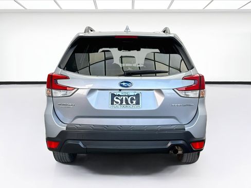 Used 2020 Subaru Forester Premium AWD/4WD image 5