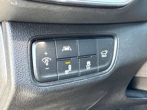 Used 2019 Hyundai Santa Fe FWD image 16