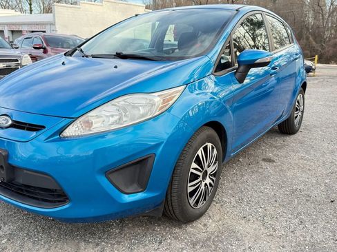 Used 2013 Ford Fiesta SE image 3