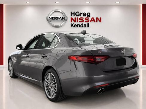 Used 2017 Alfa Romeo Giulia Ti w/ TI Performance Package AWD/4WD image 2