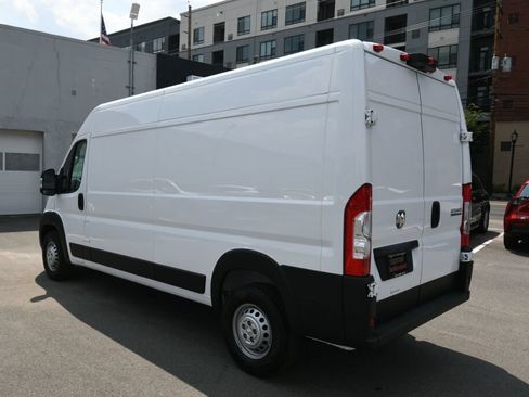 Used 2024 RAM ProMaster 2500 w/ Convenience Group FWD image 6