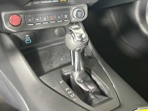 Used 2025 Ford Mustang Premium image 32