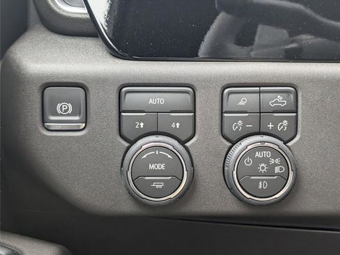 New 2026 Chevrolet Silverado 1500 LTZ w/ LTZ Convenience Package II AWD/4WD image 25