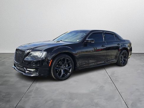 Used 2022 Chrysler 300 Touring L w/ Popular Equipment Group image 2