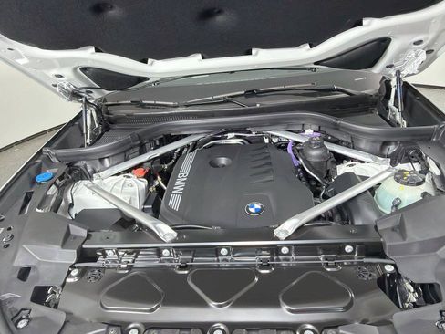 New 2026 BMW X5 xDrive40i w/ M Sport Package AWD/4WD image 32