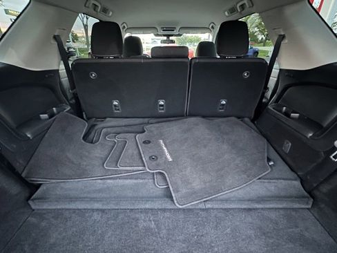 Certified 2023 Nissan Pathfinder SV w/ Black Appearance Package image 18