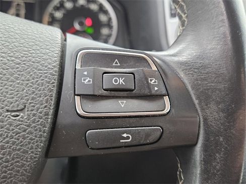 Used 2016 Volkswagen Tiguan S image 27