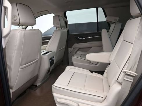 Used 2022 GMC Yukon Denali AWD/4WD image 17